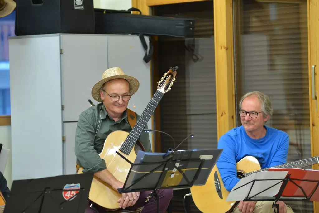 Concert acoustique au Camp de Base